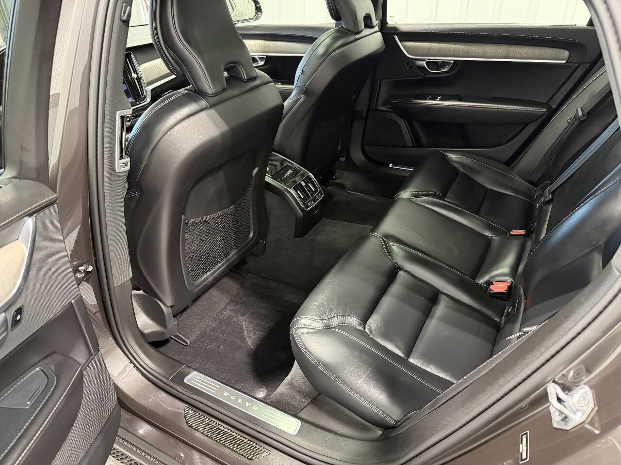 Used 2022 Volvo S90 B6 Inscription w/ Advanced Package AWD/4WD image 10