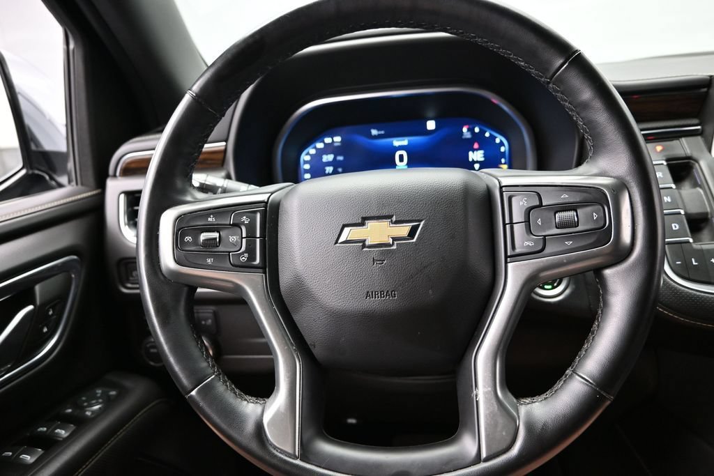 Used 2023 Chevrolet Suburban Premier AWD/4WD image 31
