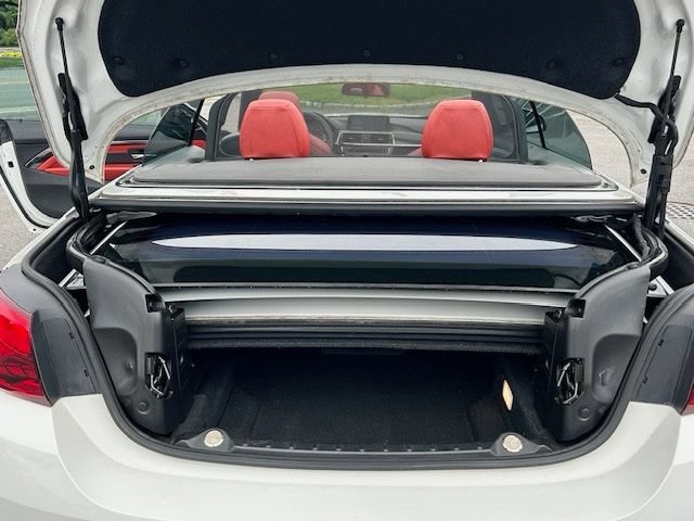 Used 2017 BMW M4 Convertible RWD image 12