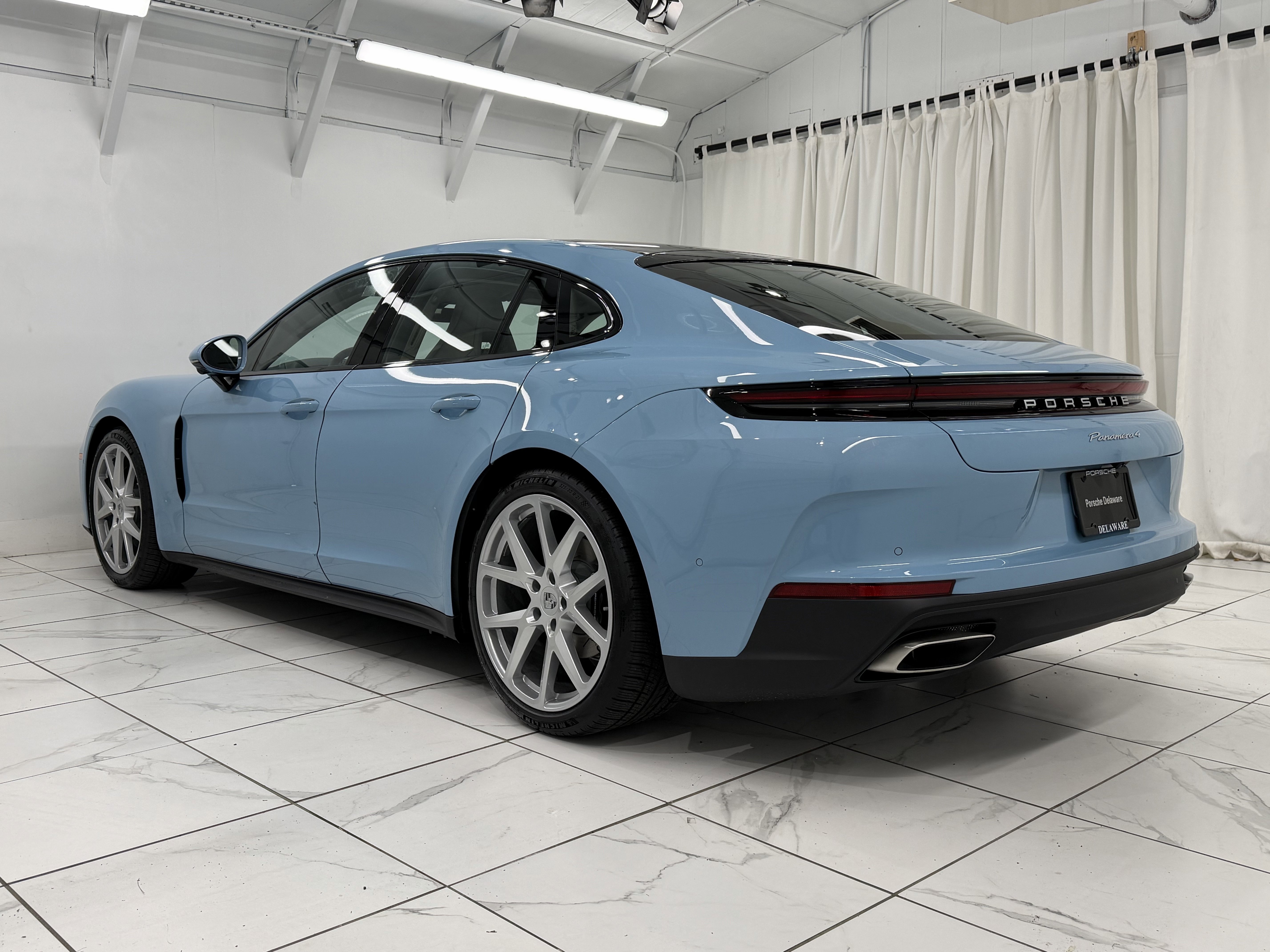 New 2026 Porsche Panamera 4 image 3