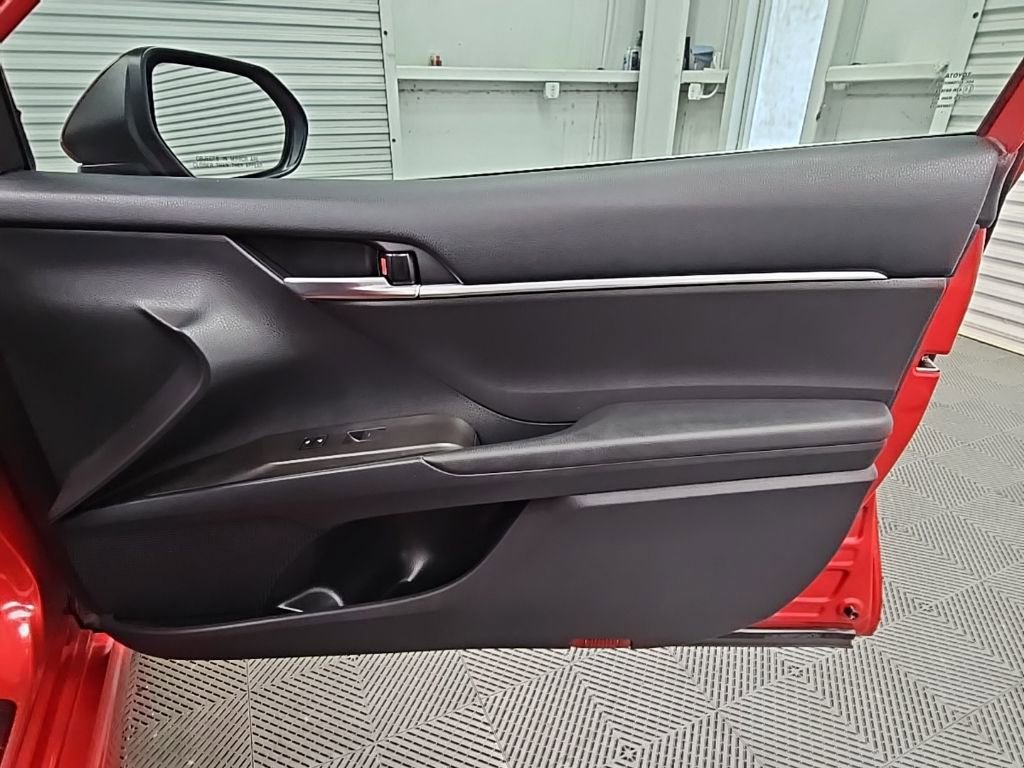 Used 2023 Toyota Camry SE image 37