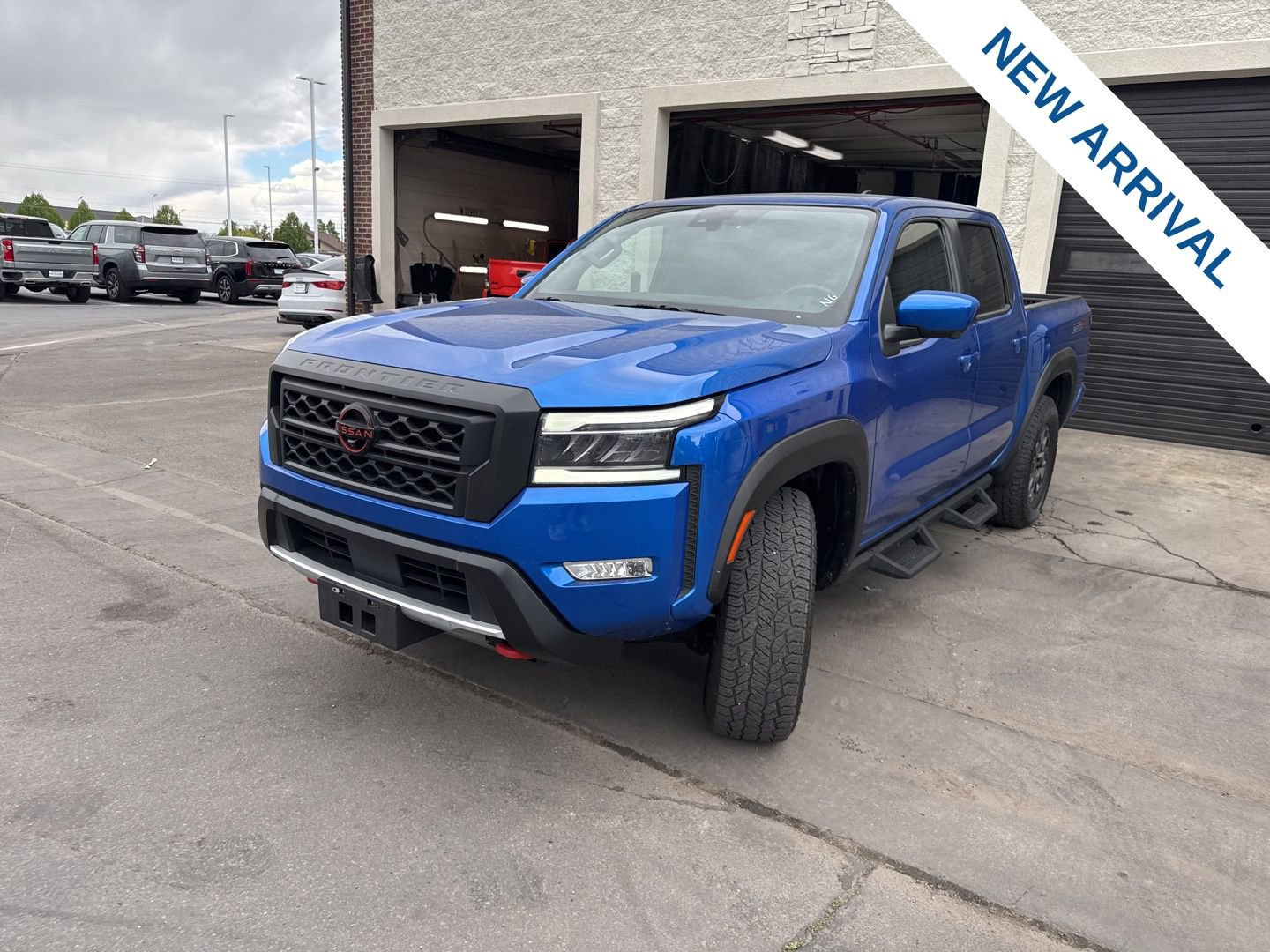 Used 2024 Nissan Frontier PRO-4X w/ Pro Premium Package AWD/4WD image 3