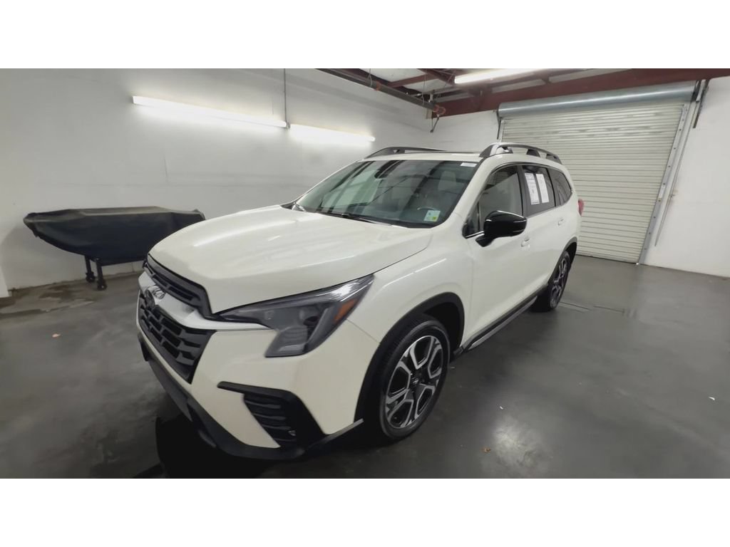 Used 2024 Subaru Ascent Limited w/ Technology Package AWD/4WD image 4