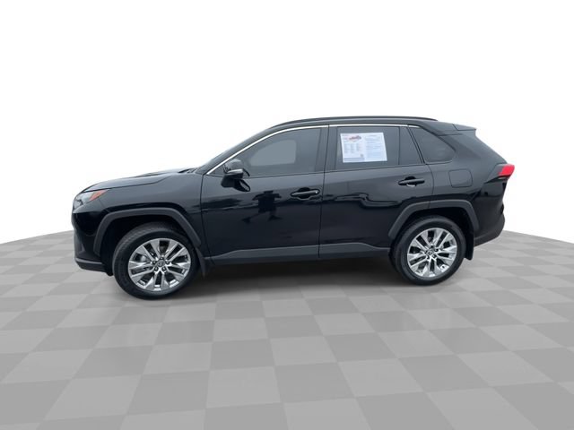 Used 2025 Toyota RAV4 XLE Premium w/ Weather Package AWD/4WD image 5
