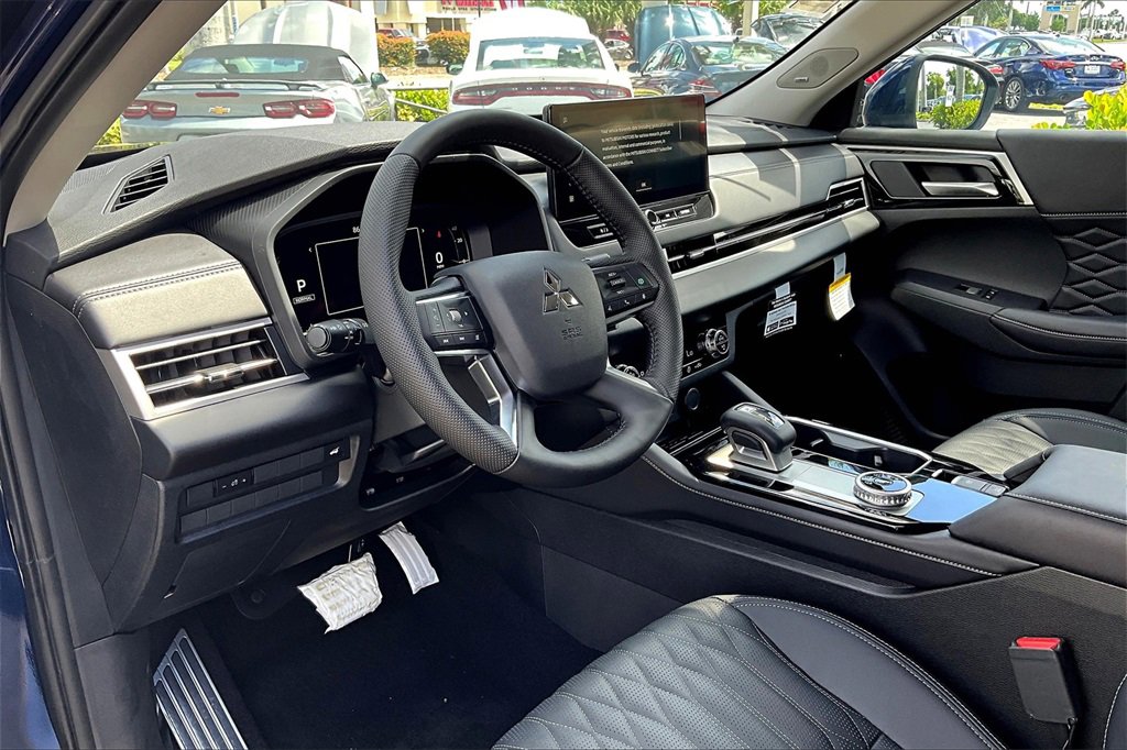 New 2025 Mitsubishi Outlander SEL image 5