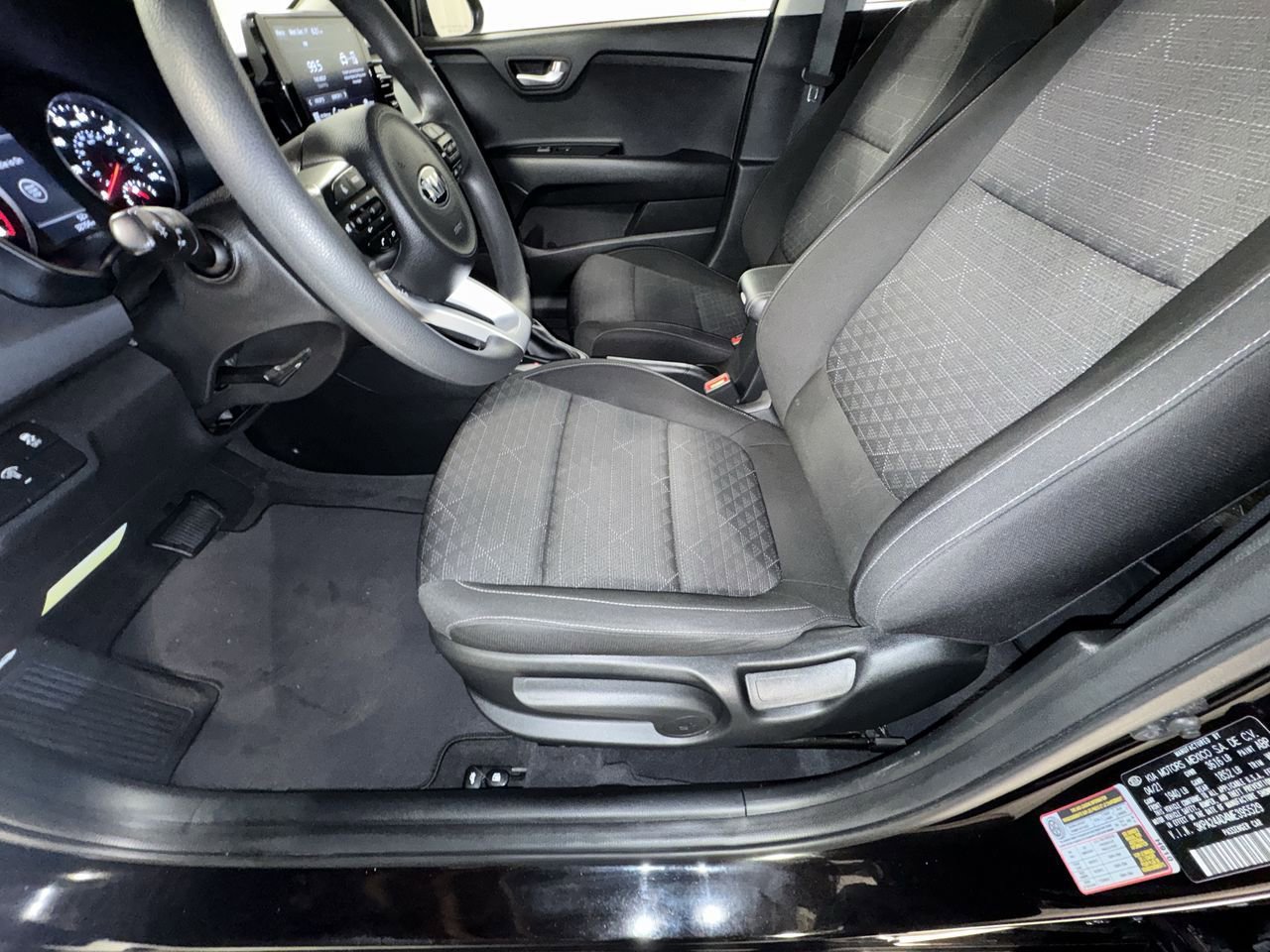 Certified 2021 Kia Rio S w/ Technology Package image 18