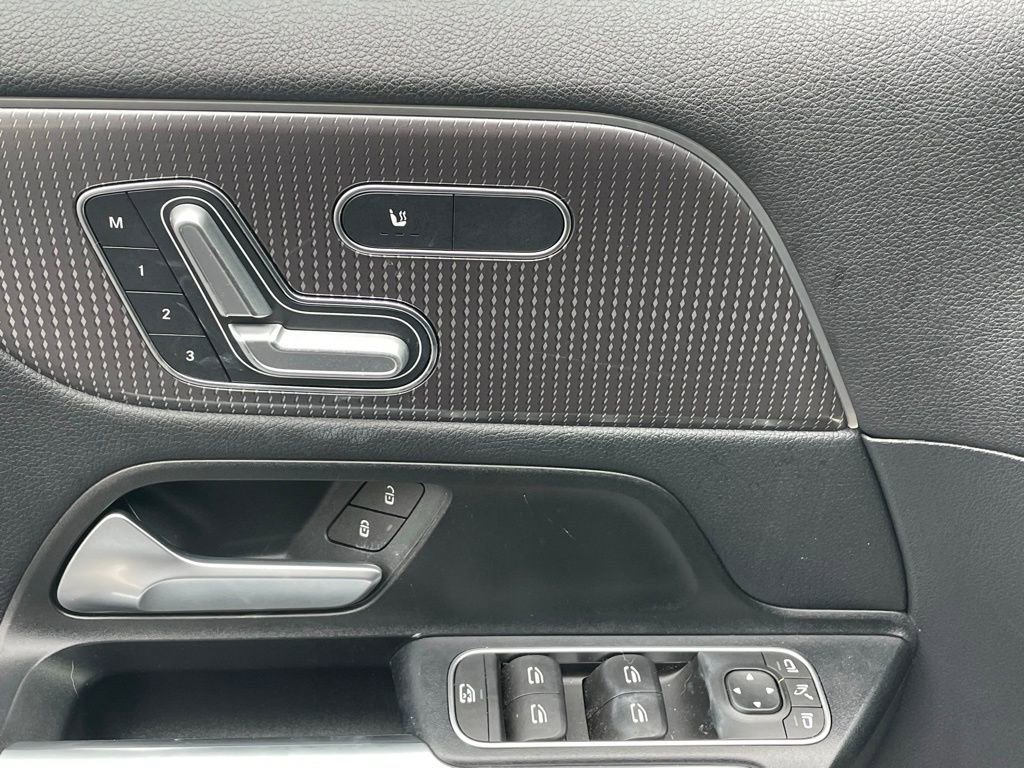 Used 2023 Mercedes-Benz GLA 250 4MATIC image 25