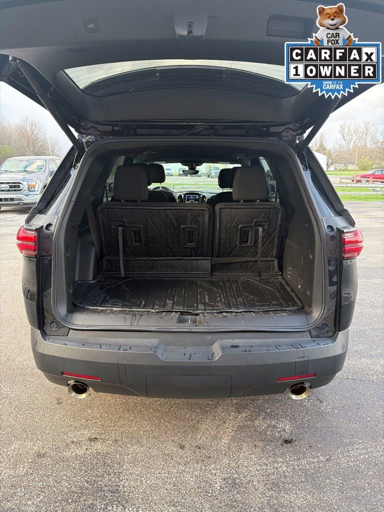 Used 2023 Chevrolet Traverse LT w/ Rear Camera Mirror Package image 9