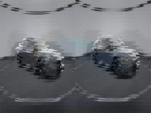 Used 2025 Toyota Camry SE image 2