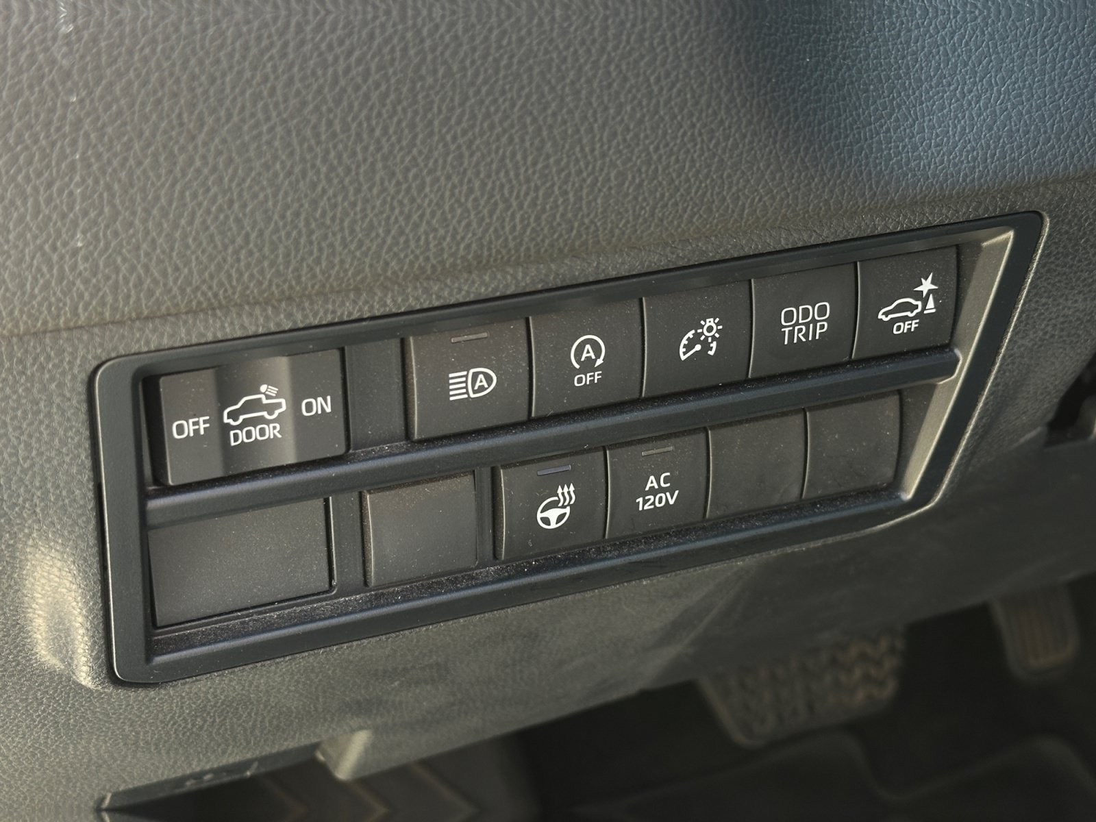 Used 2024 Toyota Tundra Limited AWD/4WD image 27