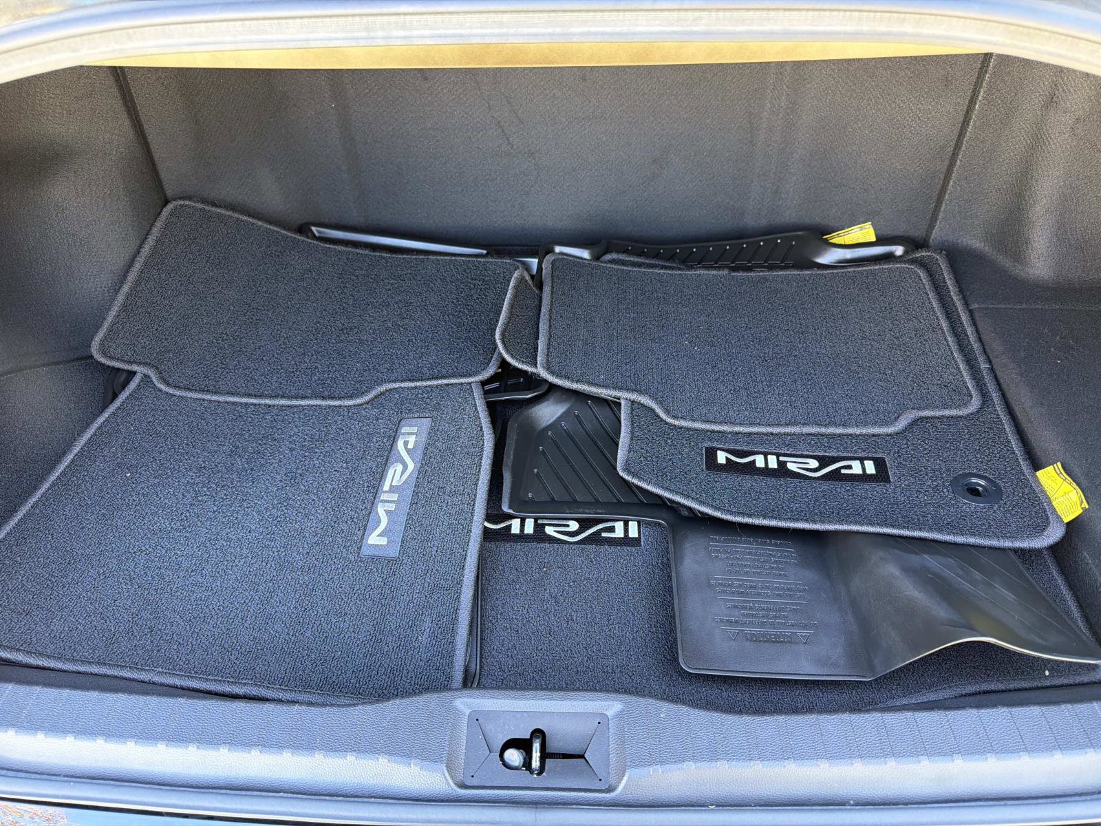 Used 2024 Toyota Mirai XLE Sedan RWD image 5