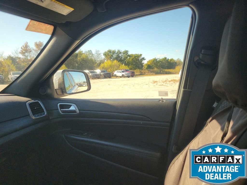 Used 2020 Jeep Grand Cherokee Laredo image 12