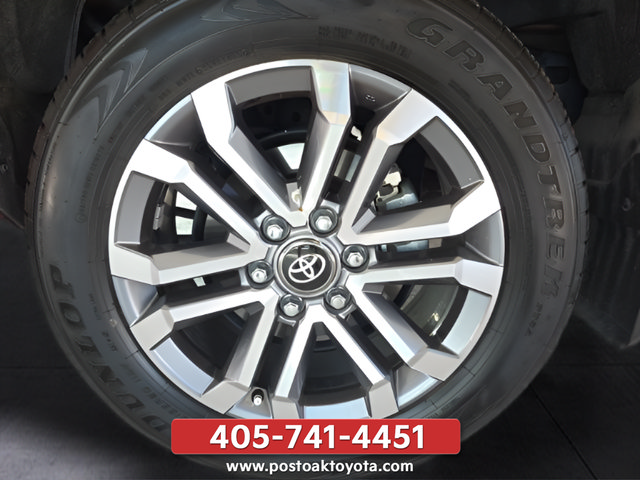 Used 2025 Toyota 4Runner Limited w/ Tow Technology Package AWD/4WD image 32