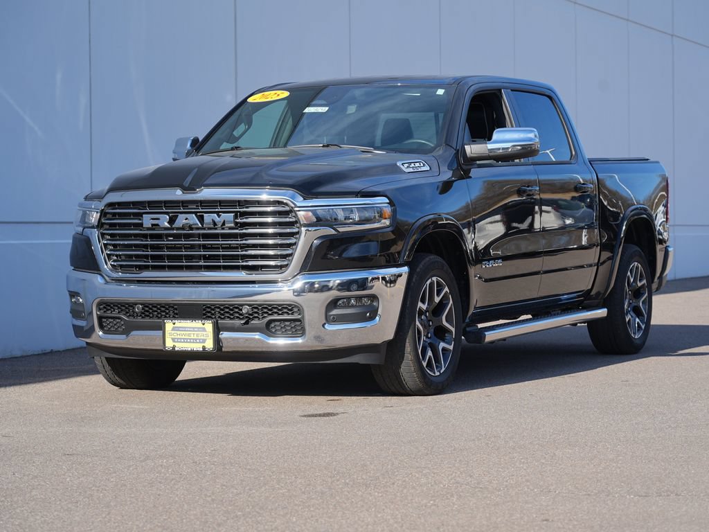 Used 2025 RAM 1500 Laramie AWD/4WD image 7