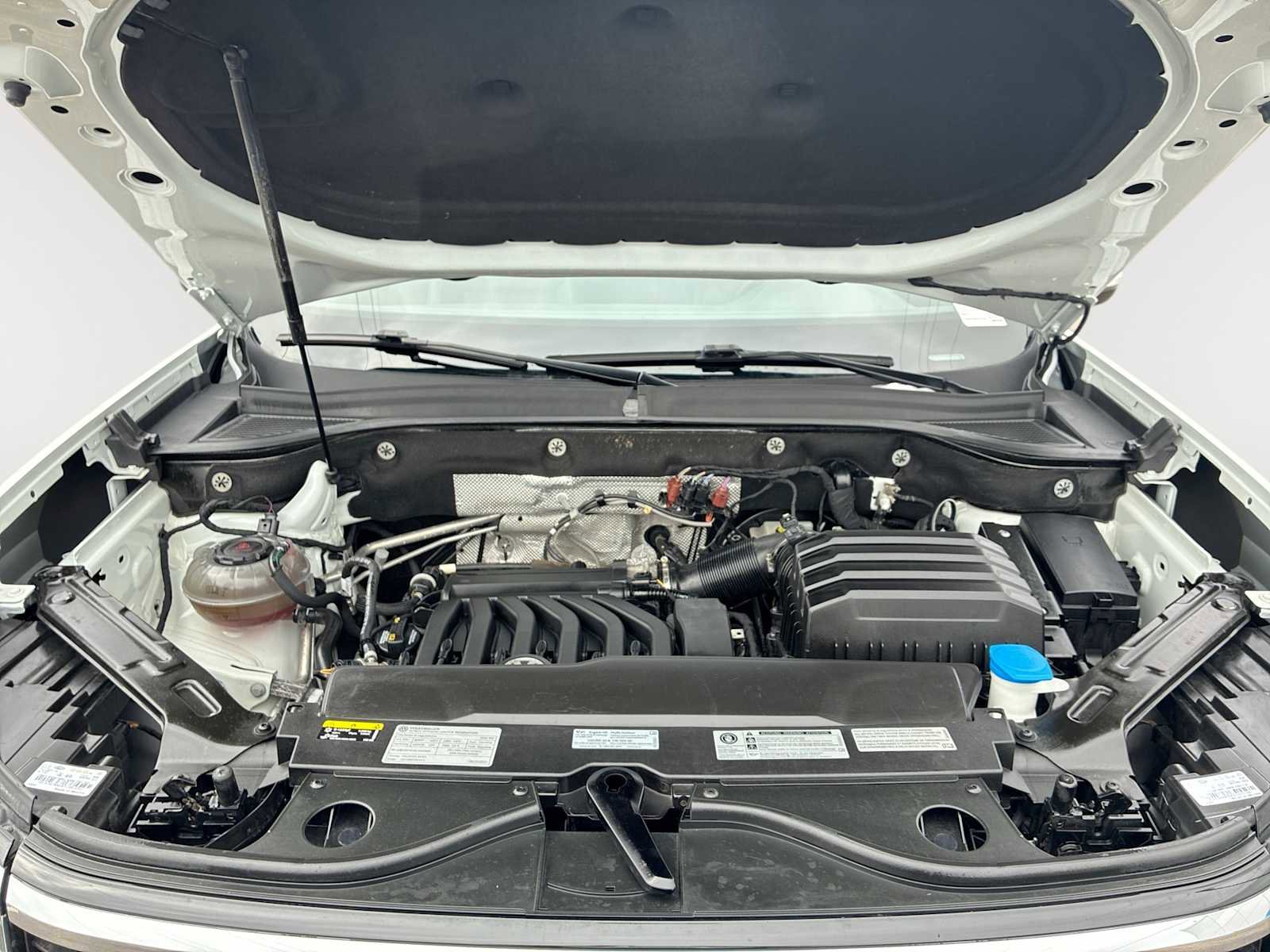 Used 2020 Volkswagen Atlas Cross Sport SEL image 30