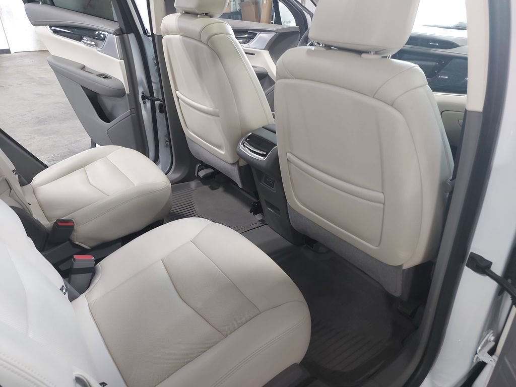Used 2021 Cadillac XT6 Premium Luxury AWD/4WD image 11