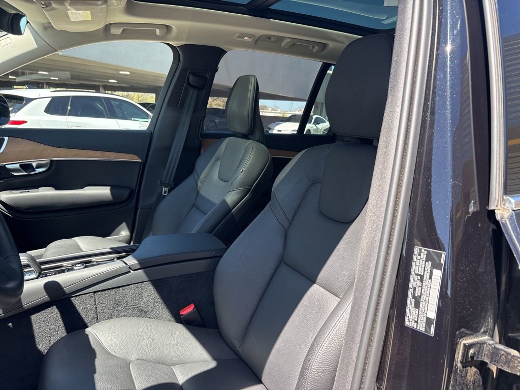 Used 2025 Volvo XC90 B5 Plus w/ Protection Package Premier image 13