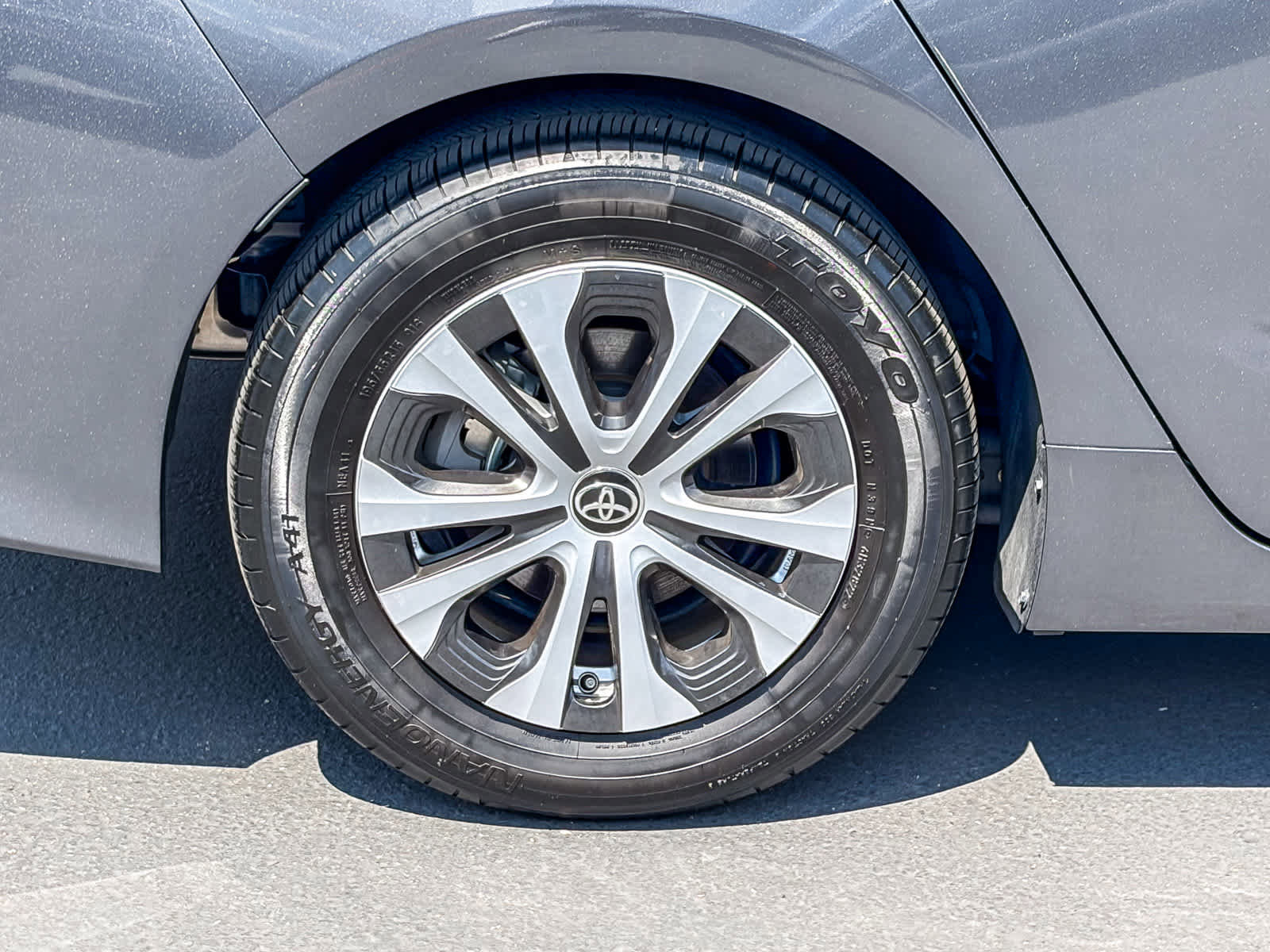 Used 2022 Toyota Prius Prime XLE FWD image 10