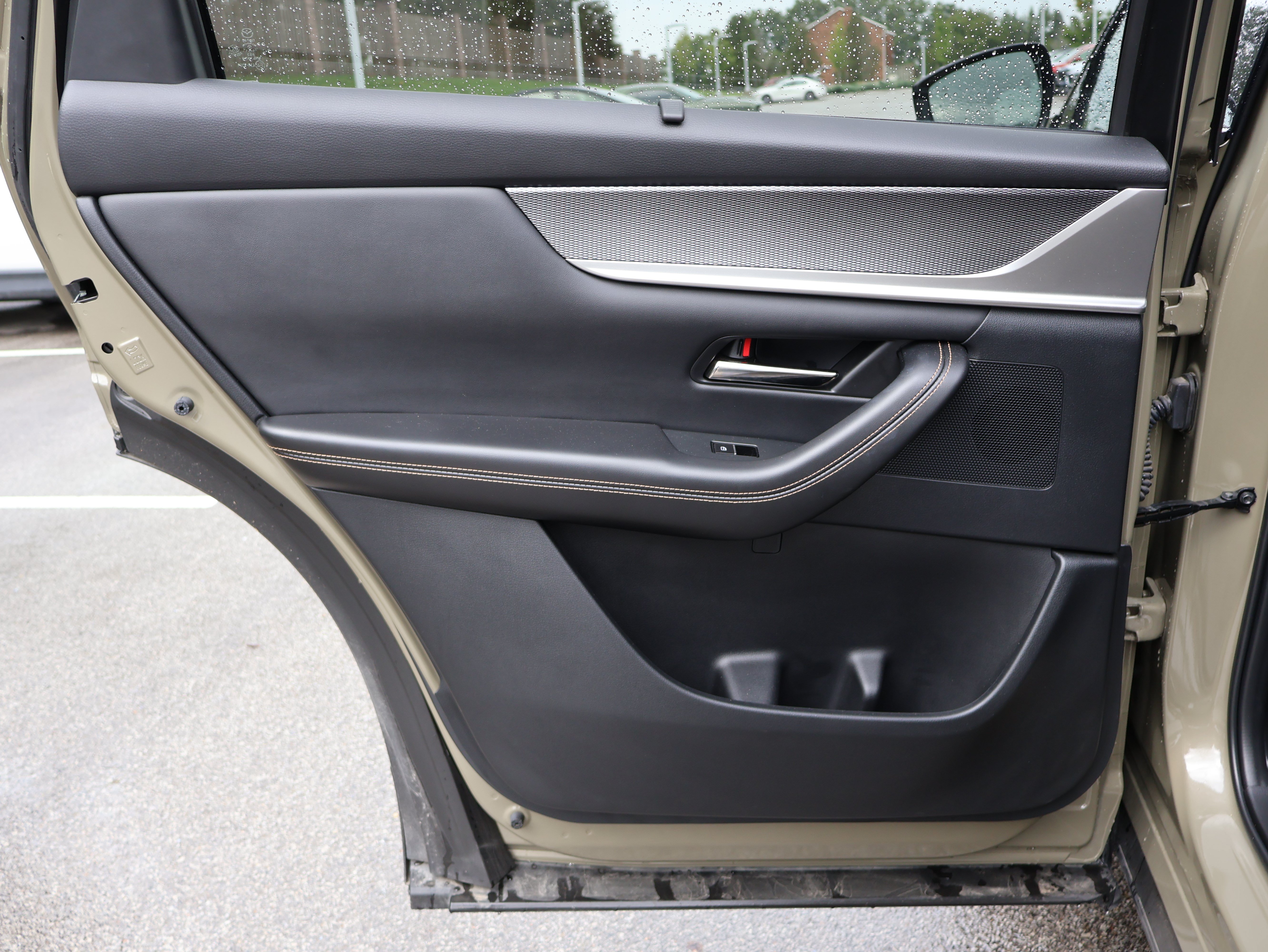 Used 2025 MAZDA CX-70 Plug-In Hybrid w/ Premium Plus AWD/4WD image 18