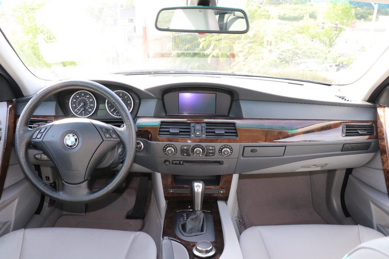 Used 2006 BMW 525xi Sedan image 17