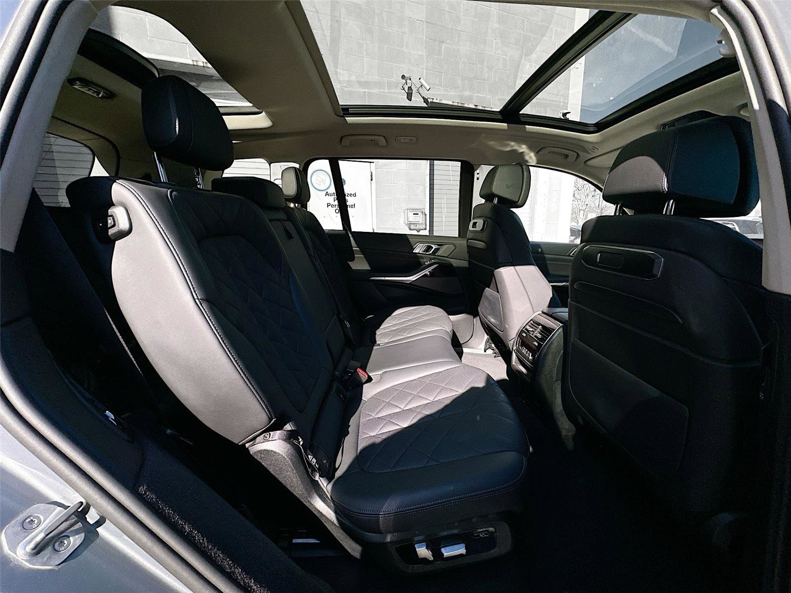 Certified 2024 BMW X7 xDrive40i w/ Premium Package image 30