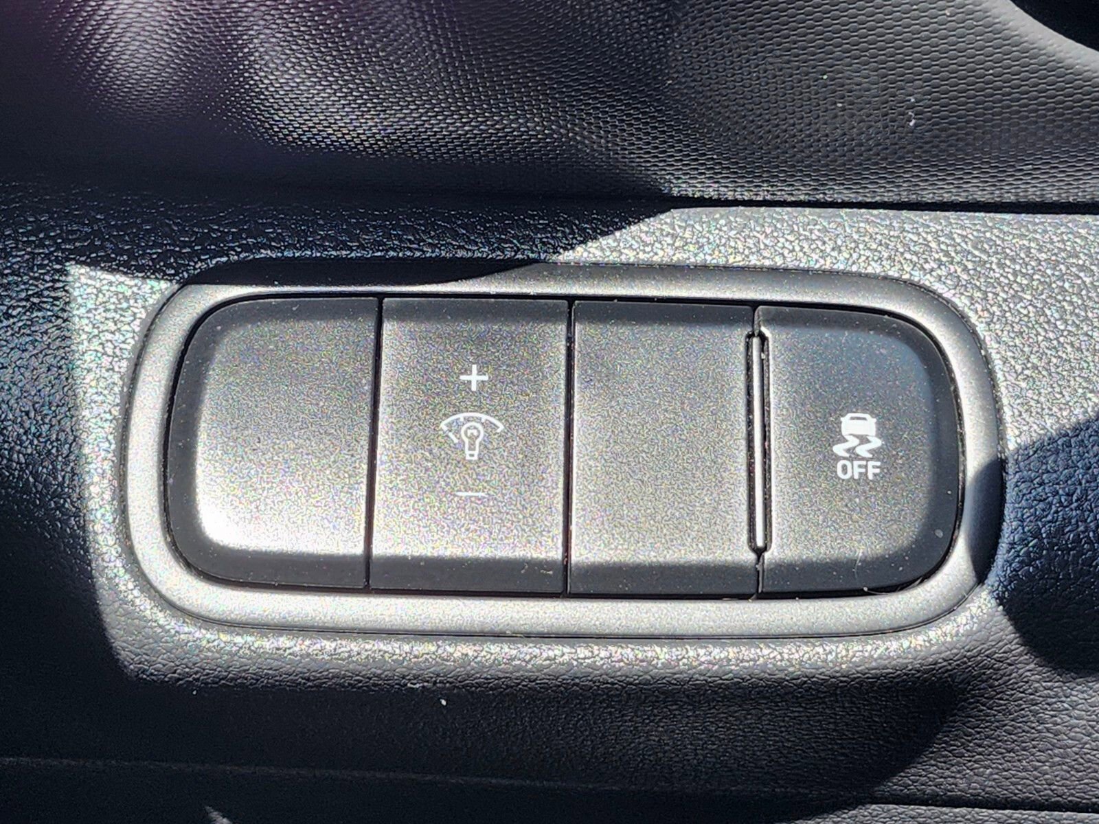 Used 2023 Hyundai Venue SE FWD image 23