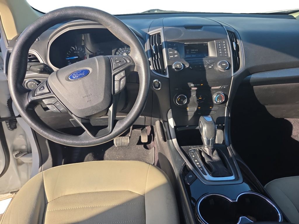 Used 2015 Ford Edge SE image 10
