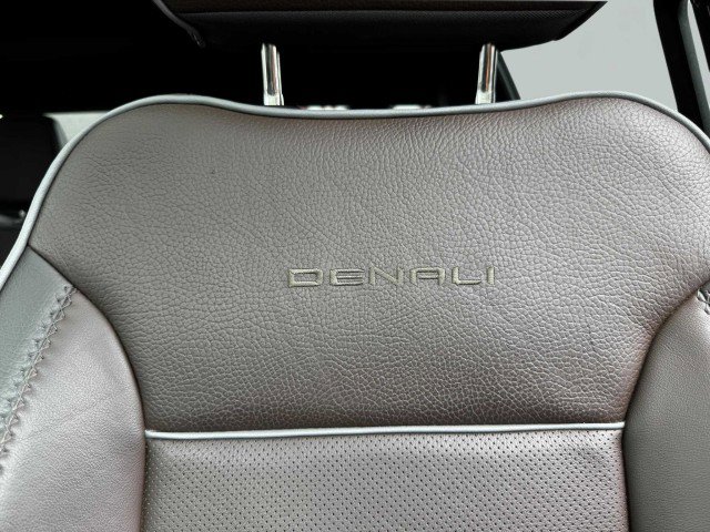 Used 2024 GMC Sierra 2500 Denali w/ Denali Reserve Package image 25