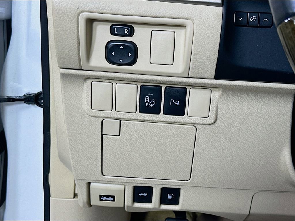 Used 2015 Lexus ES 350 w/ Luxury Package image 22