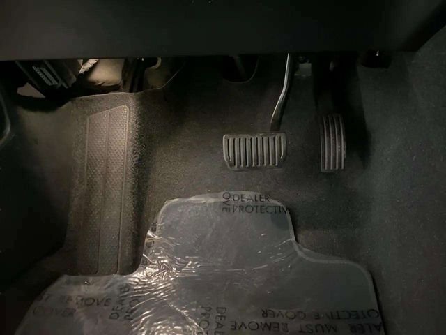 Used 2025 Volvo XC40 B5 Plus image 67