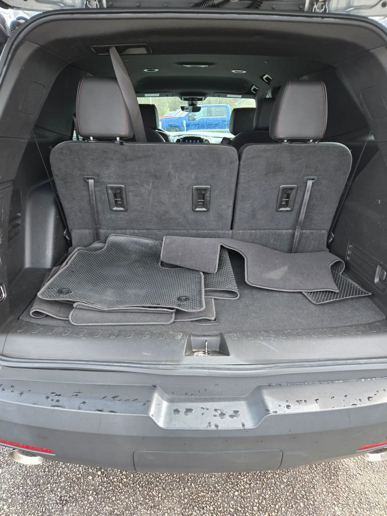 Used 2023 Chevrolet Traverse RS image 11