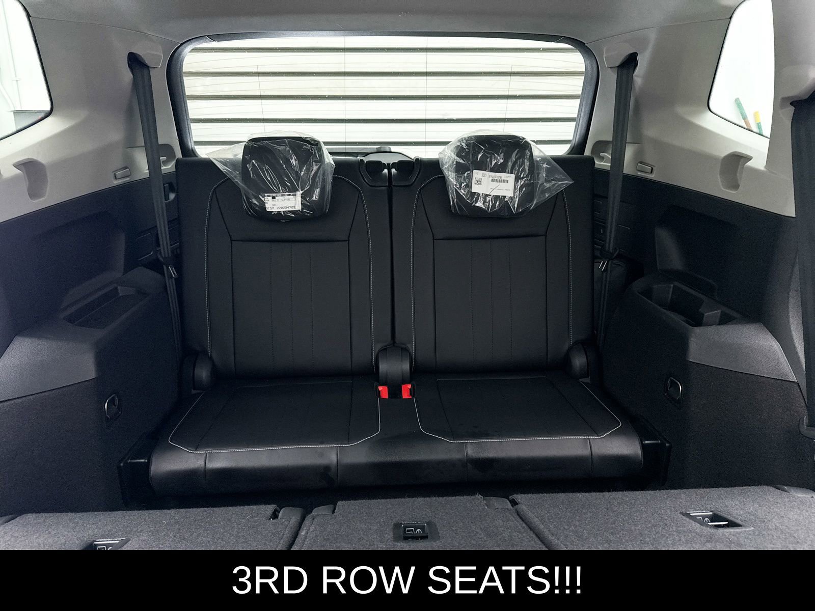 Used 2022 Volkswagen Tiguan SE w/ Panoramic Sunroof Package image 8