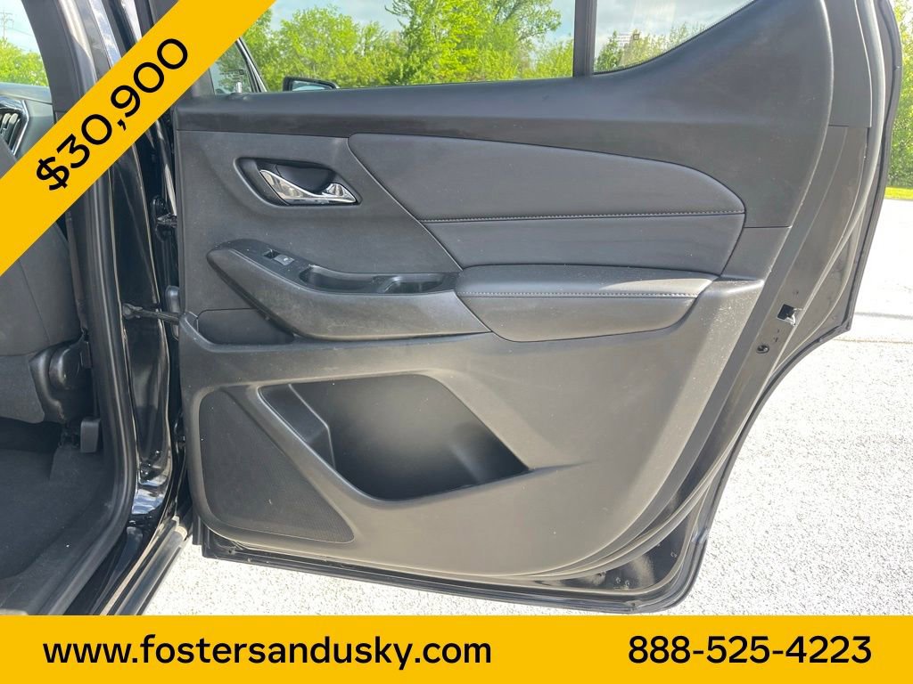 Used 2023 Chevrolet Traverse LT FWD image 18