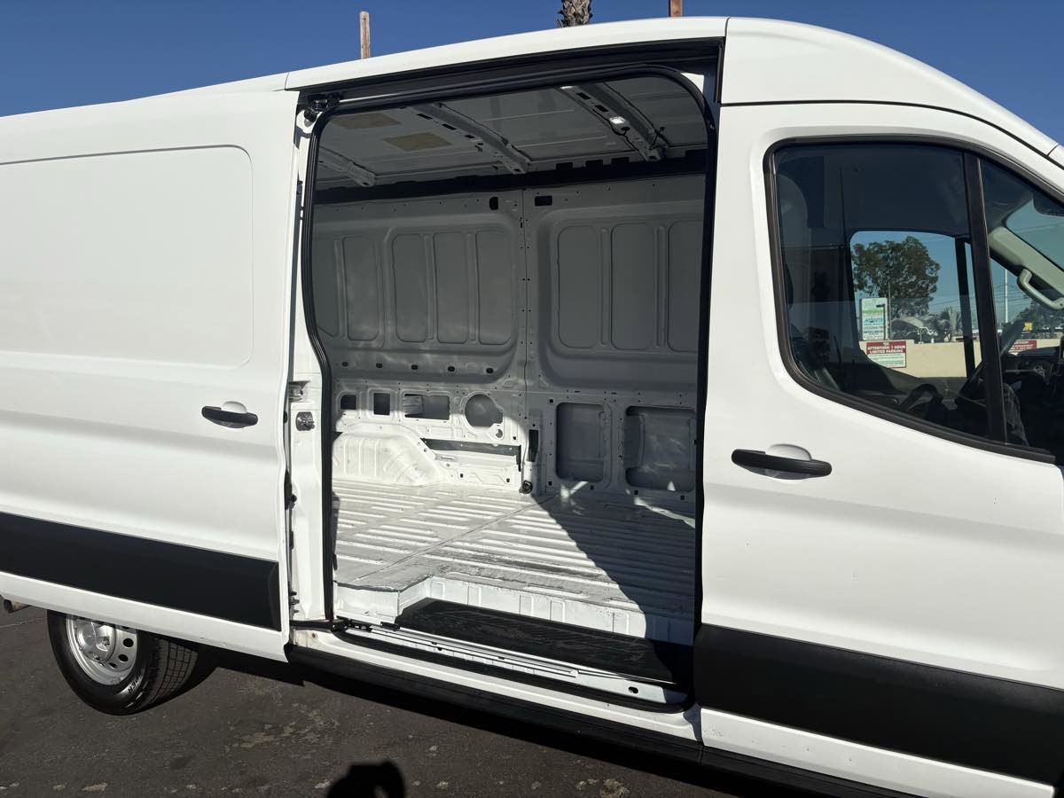 Used 2024 Ford Transit 250 148 Medium Roof Extended AWD image 43