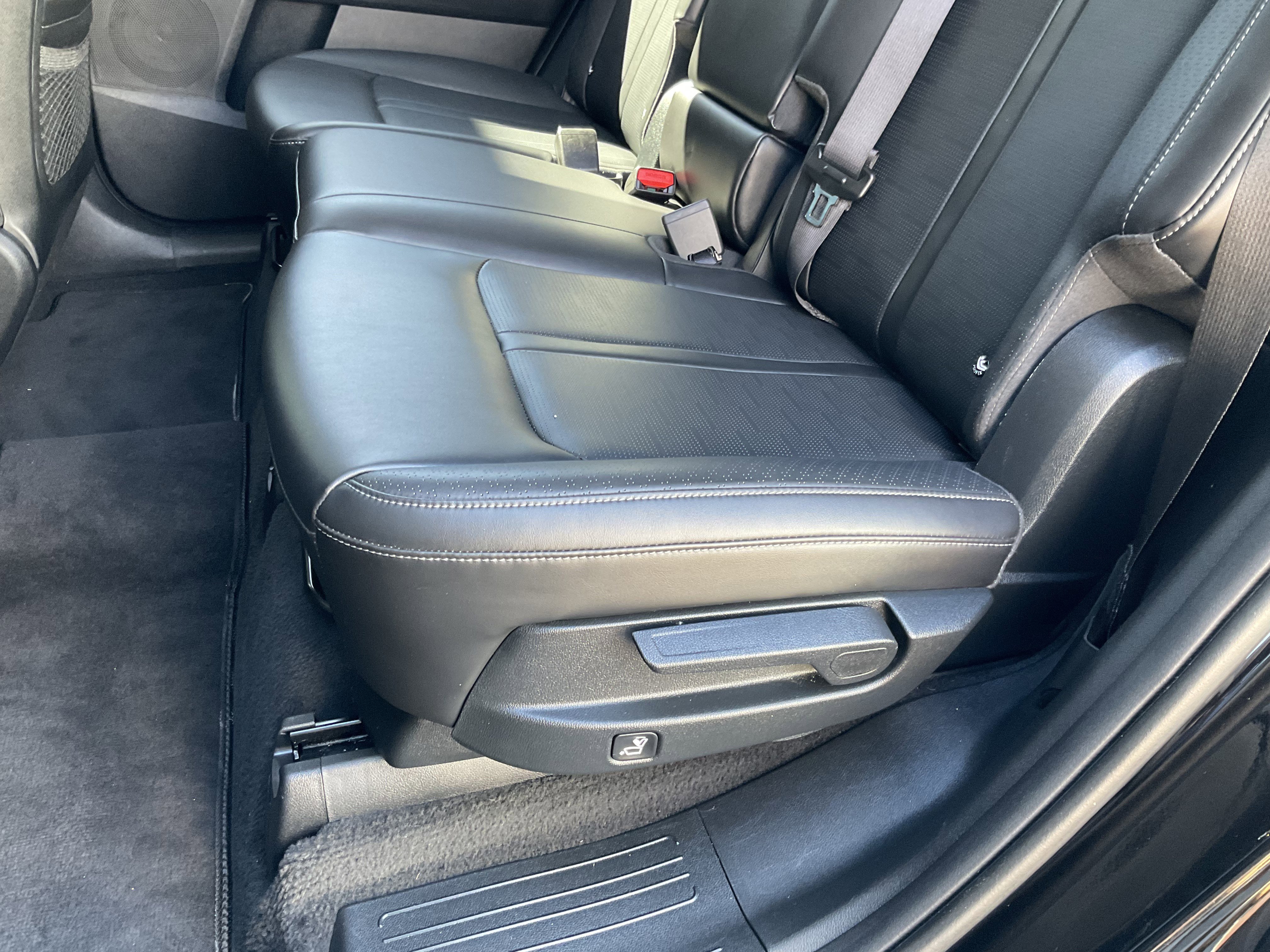Used 2024 Kia Sorento S image 36