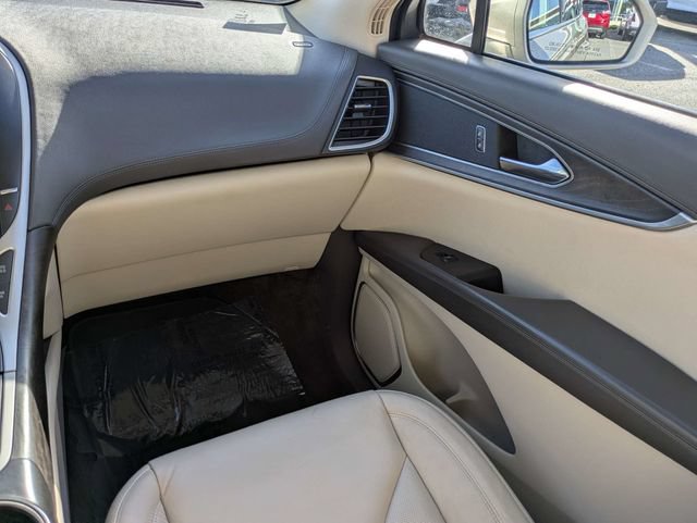 Used 2017 Lincoln MKX Select w/ Select Plus Package FWD image 18