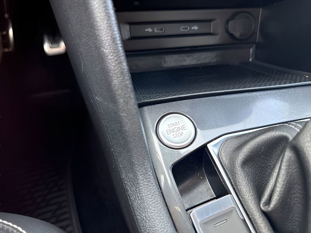 Used 2022 Volkswagen Tiguan SE R-Line FWD image 22