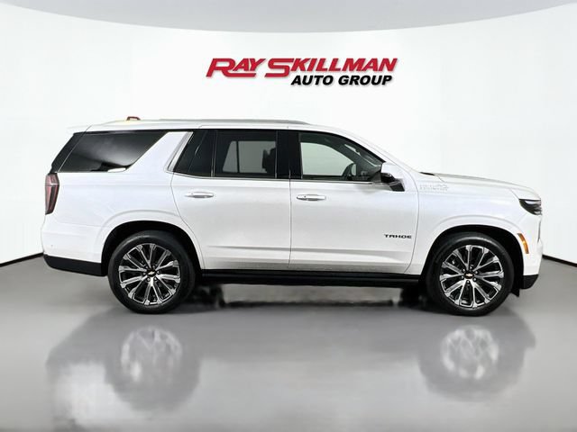 Used 2025 Chevrolet Tahoe High Country AWD/4WD image 8