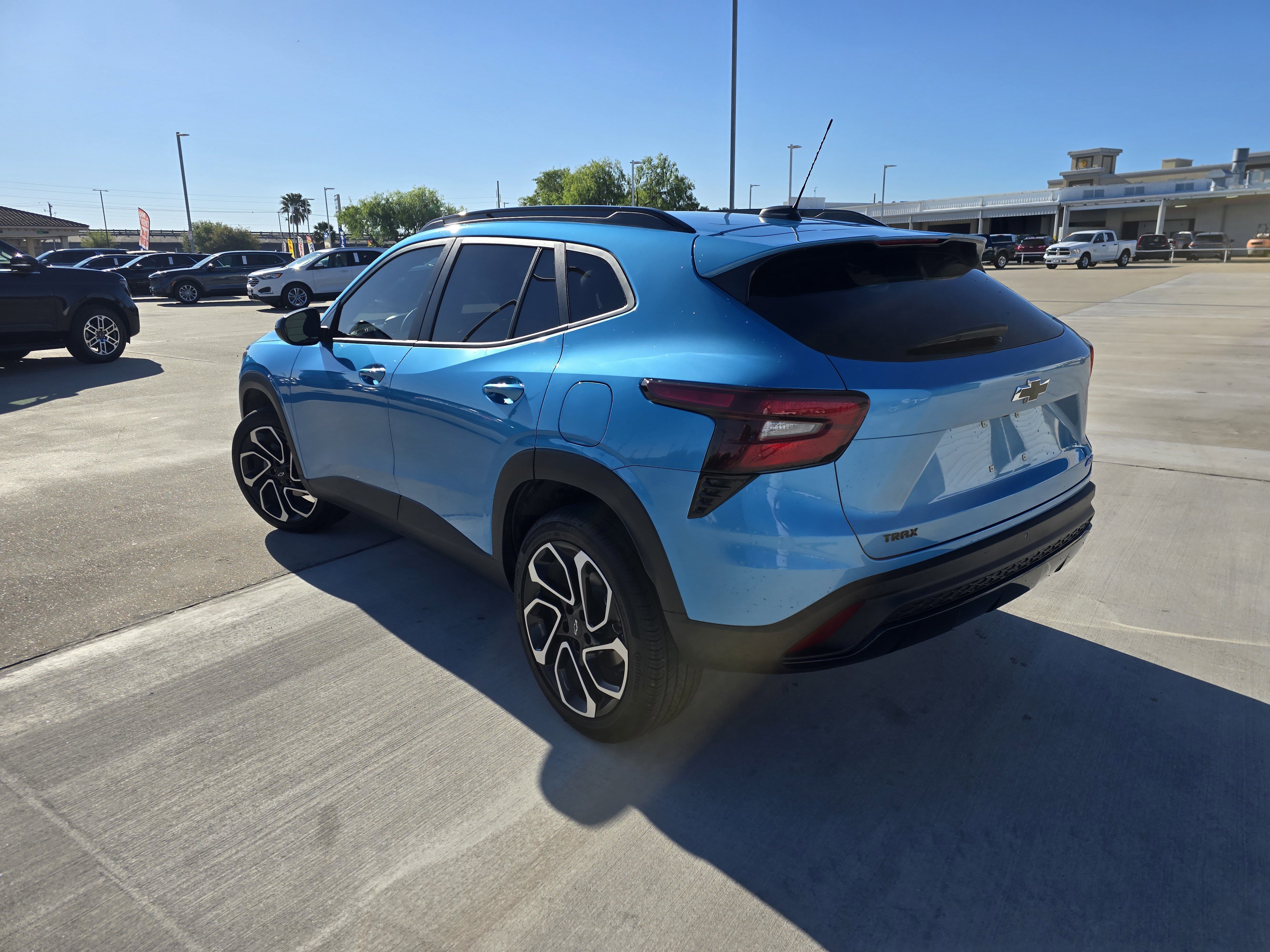 Used 2025 Chevrolet Trax RS w/ Driver Confidence Package image 5