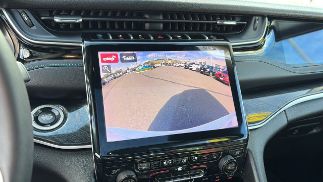 Used 2023 Jeep Grand Cherokee Trailhawk AWD/4WD image 18