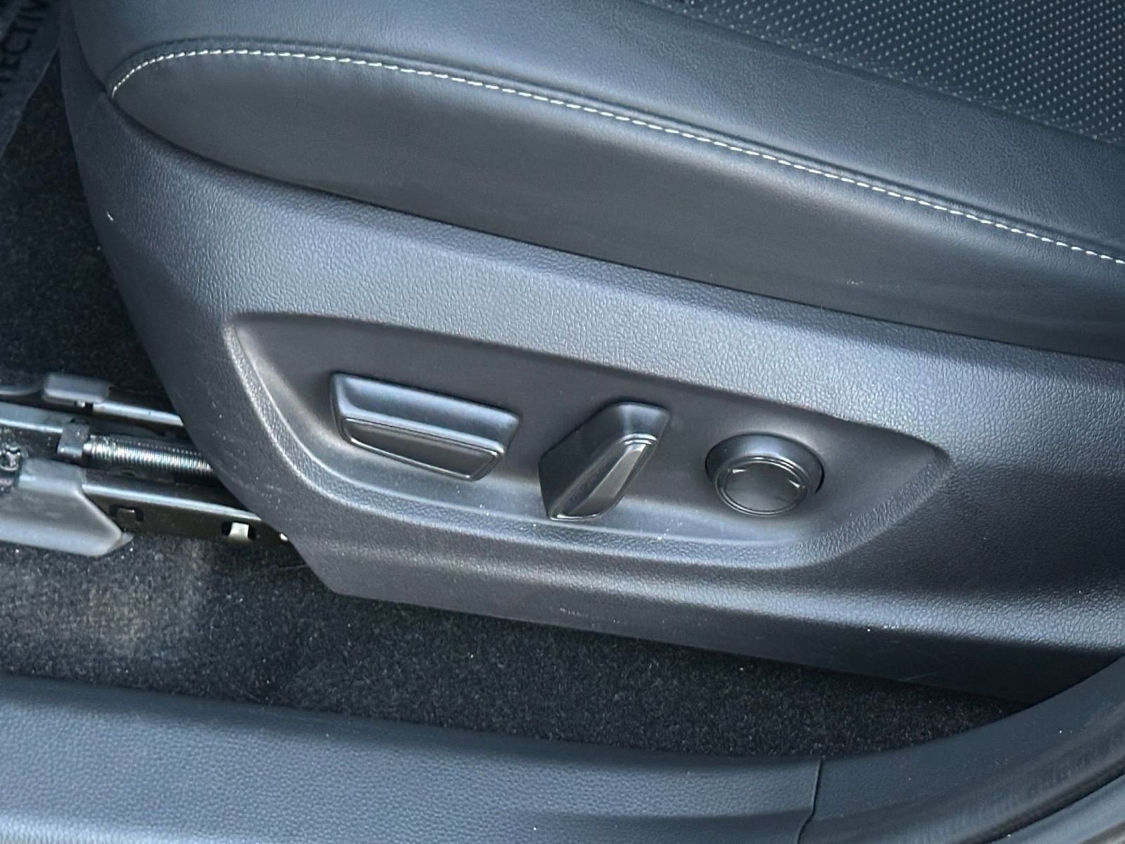 Used 2025 Toyota Crown XLE image 22