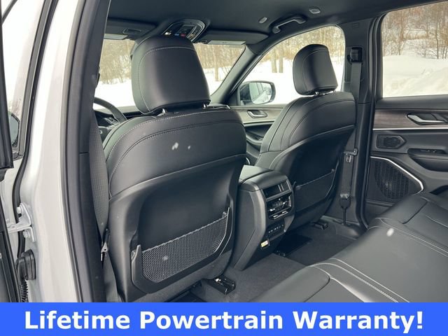 New 2026 Jeep Grand Cherokee Limited AWD/4WD image 16