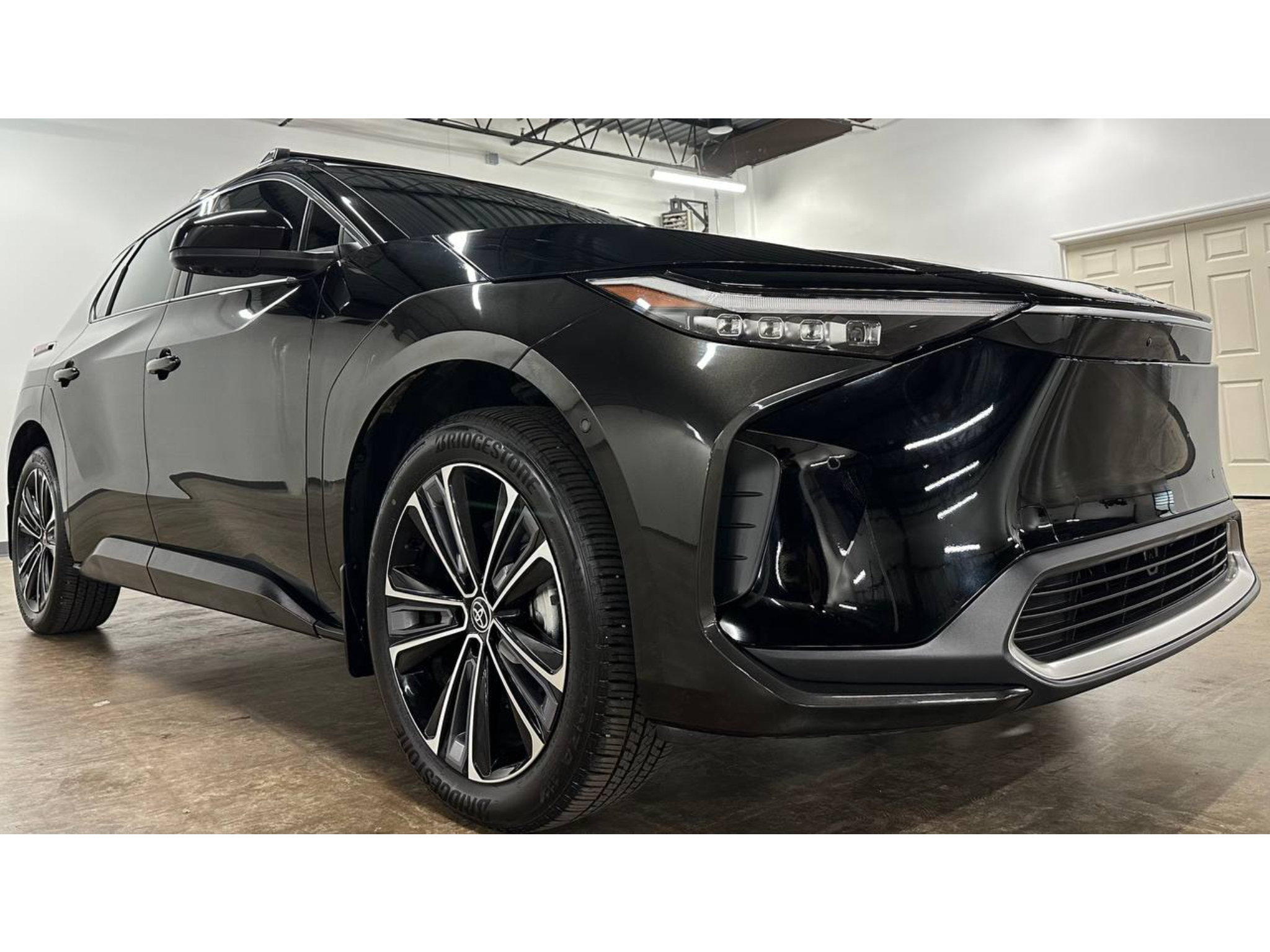 Used 2025 Toyota bZ4X AWD image 6