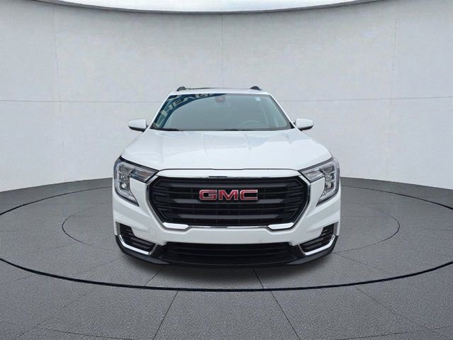 Used 2024 GMC Terrain SLE w/ Driver Convenience Package image 8