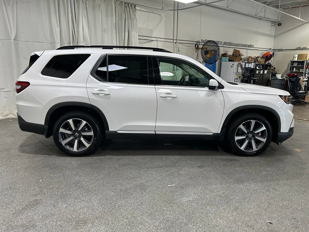 Used 2025 Honda Pilot Elite image 10