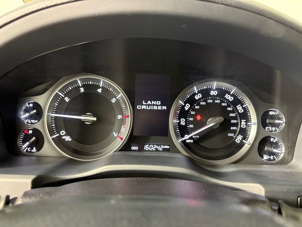 Used 2016 Toyota Land Cruiser image 16