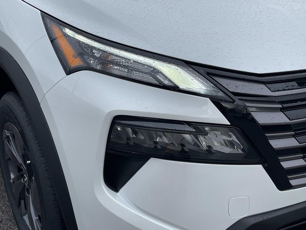 New 2026 Nissan Rogue SV w/ Cold Weather Package AWD/4WD image 9