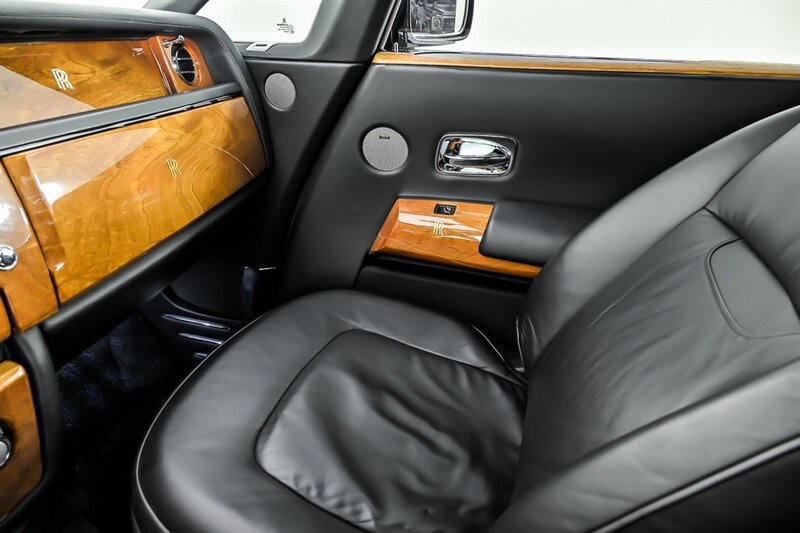 Used 2008 Rolls-Royce Phantom Drophead Coupe RWD image 44
