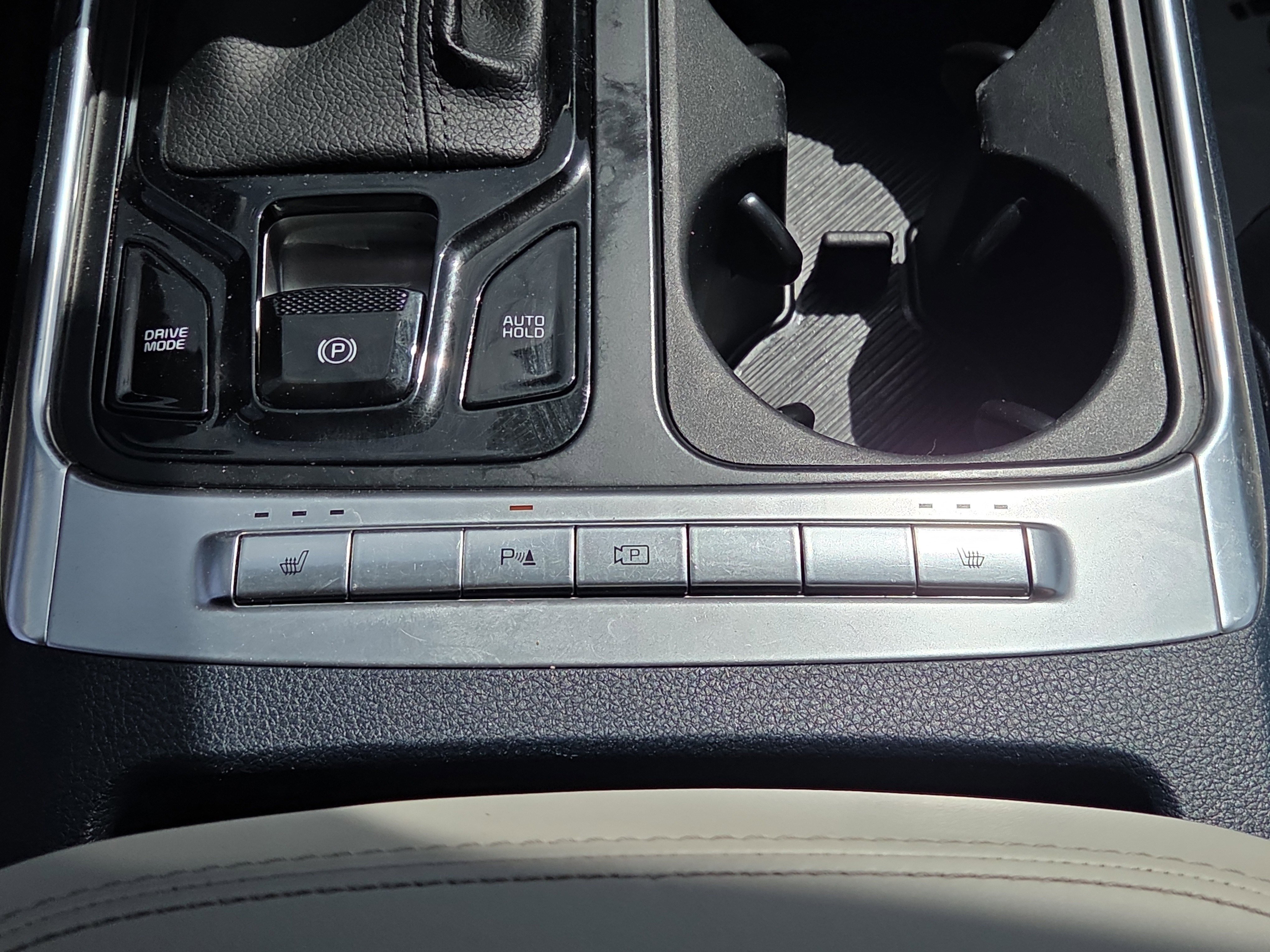 Used 2025 Kia Carnival EX FWD image 20