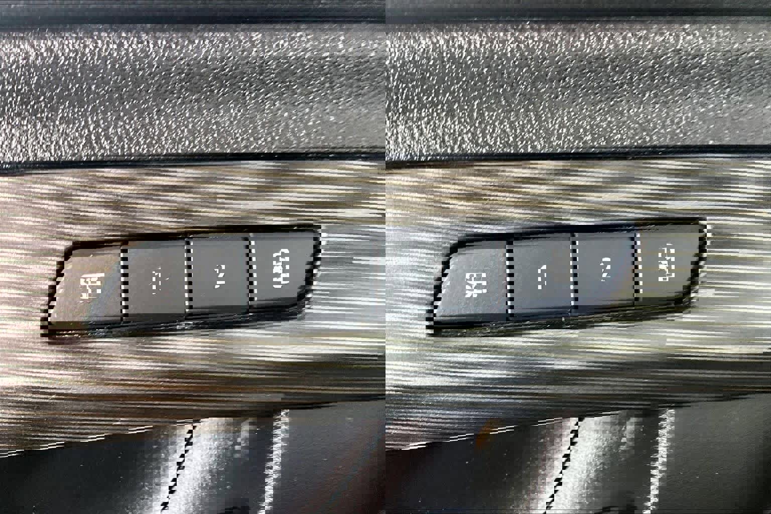 Used 2024 GMC Terrain SLT image 35